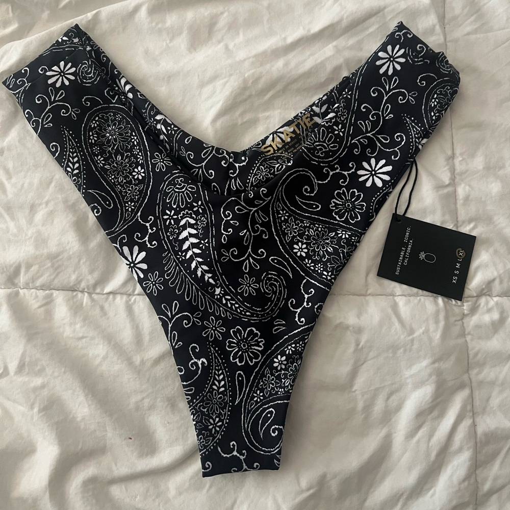 Skatie Mandi Bottom in Jackson
